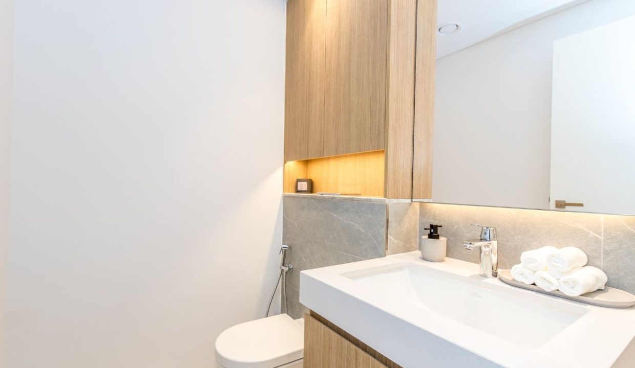 Modern 2BR+M with Top Amenities at Ellington House-21