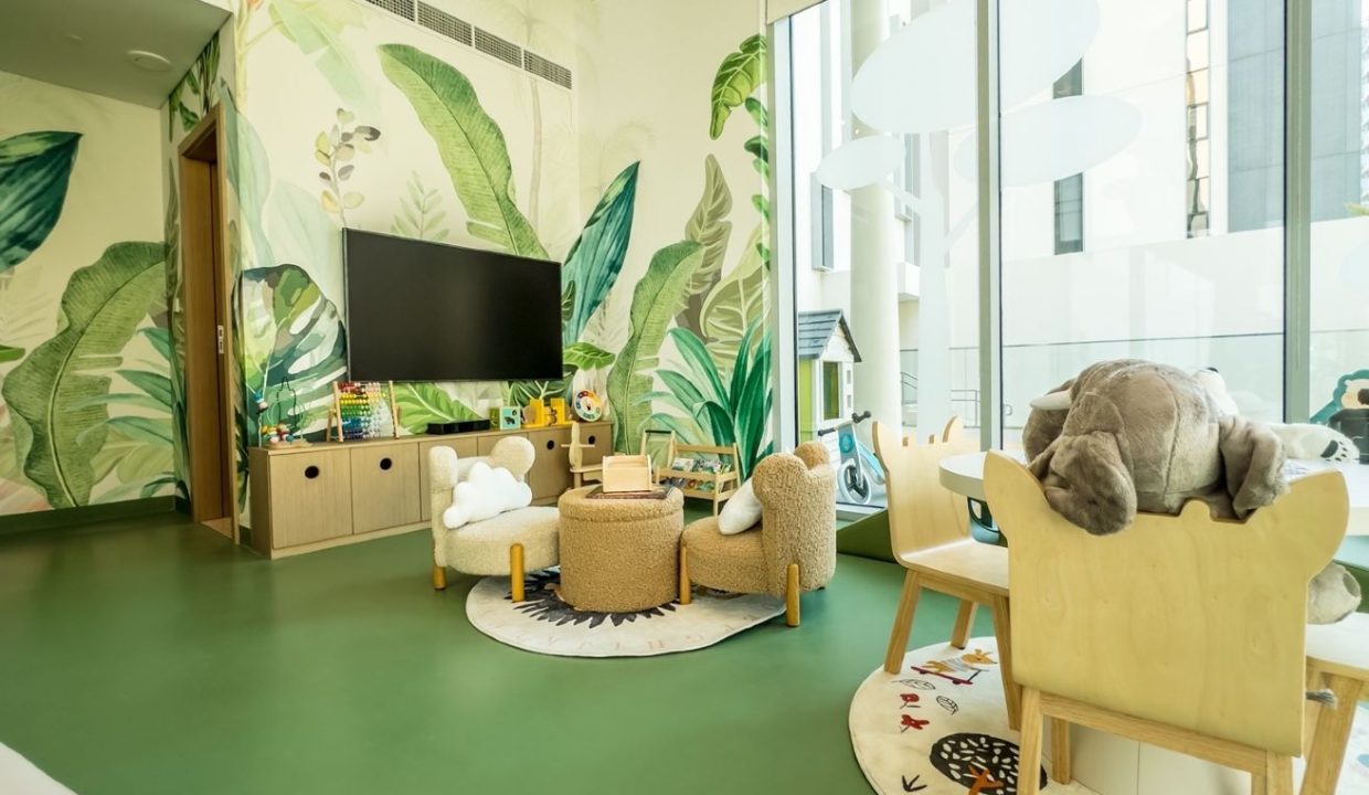 Stylish 1-Bedroom Apartment | Ellington House-29