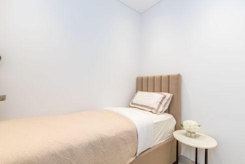 Modern 2BR+M with Top Amenities at Ellington House-4