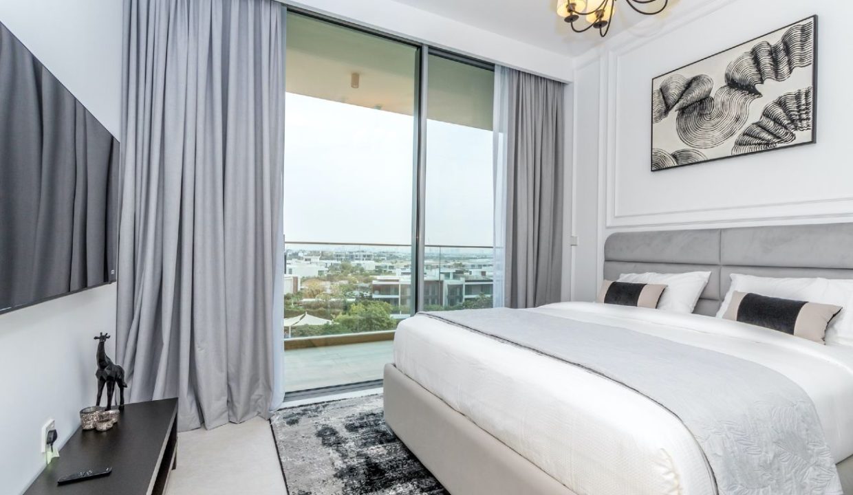 Modern 2BR+M with Top Amenities at Ellington House-1