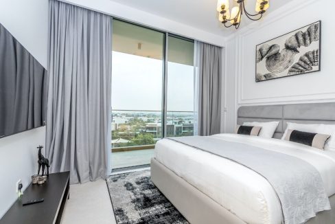 Modern 2BR+M with Top Amenities at Ellington House-1