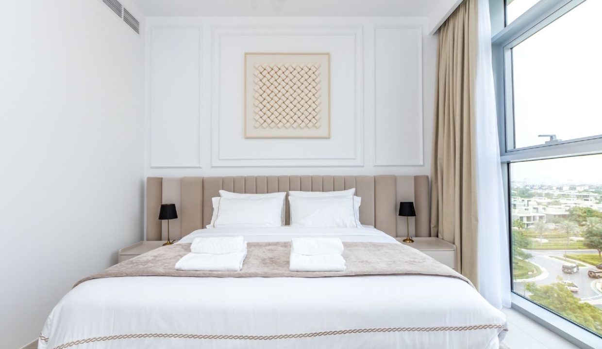 Modern 2BR+M with Top Amenities at Ellington House-6