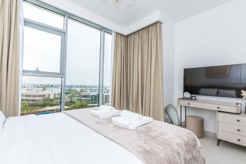 Modern 2BR+M with Top Amenities at Ellington House-7