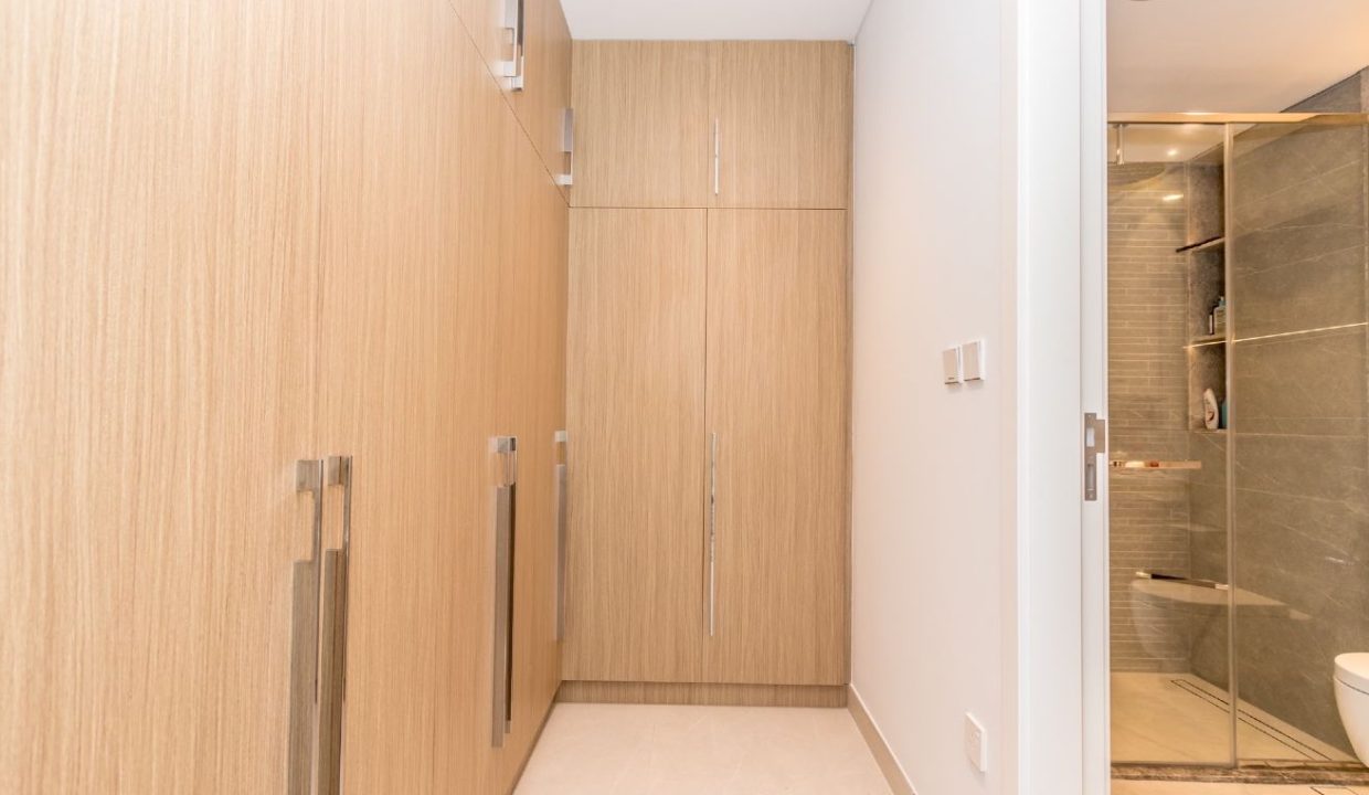 Stylish 1-Bedroom Apartment | Ellington House-8