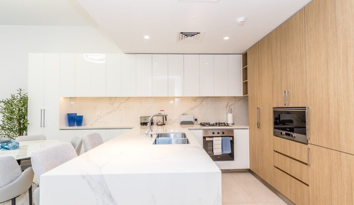 Modern 2BR+M with Top Amenities at Ellington House-8