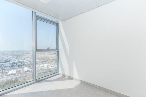 Luxury 4BR Penthouse with Stunning Lagoon Views-11