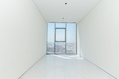 Luxury 4BR Penthouse with Stunning Lagoon Views-12