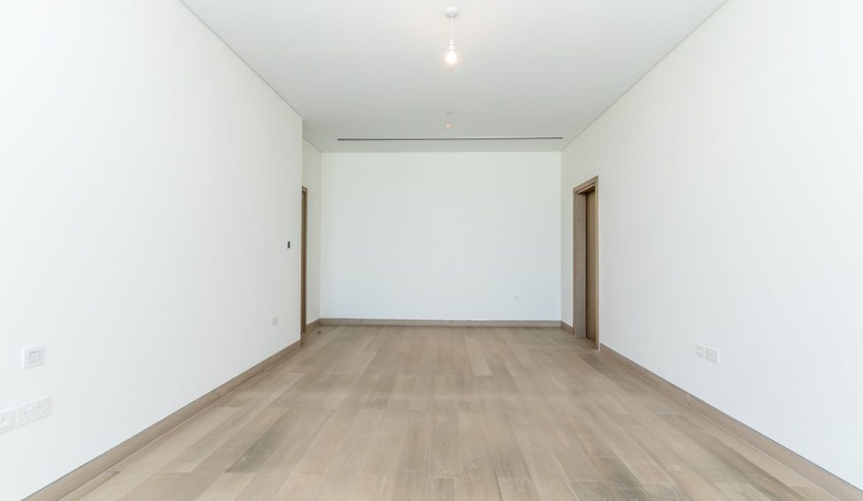 Luxury 4BR Penthouse with Stunning Lagoon Views-23