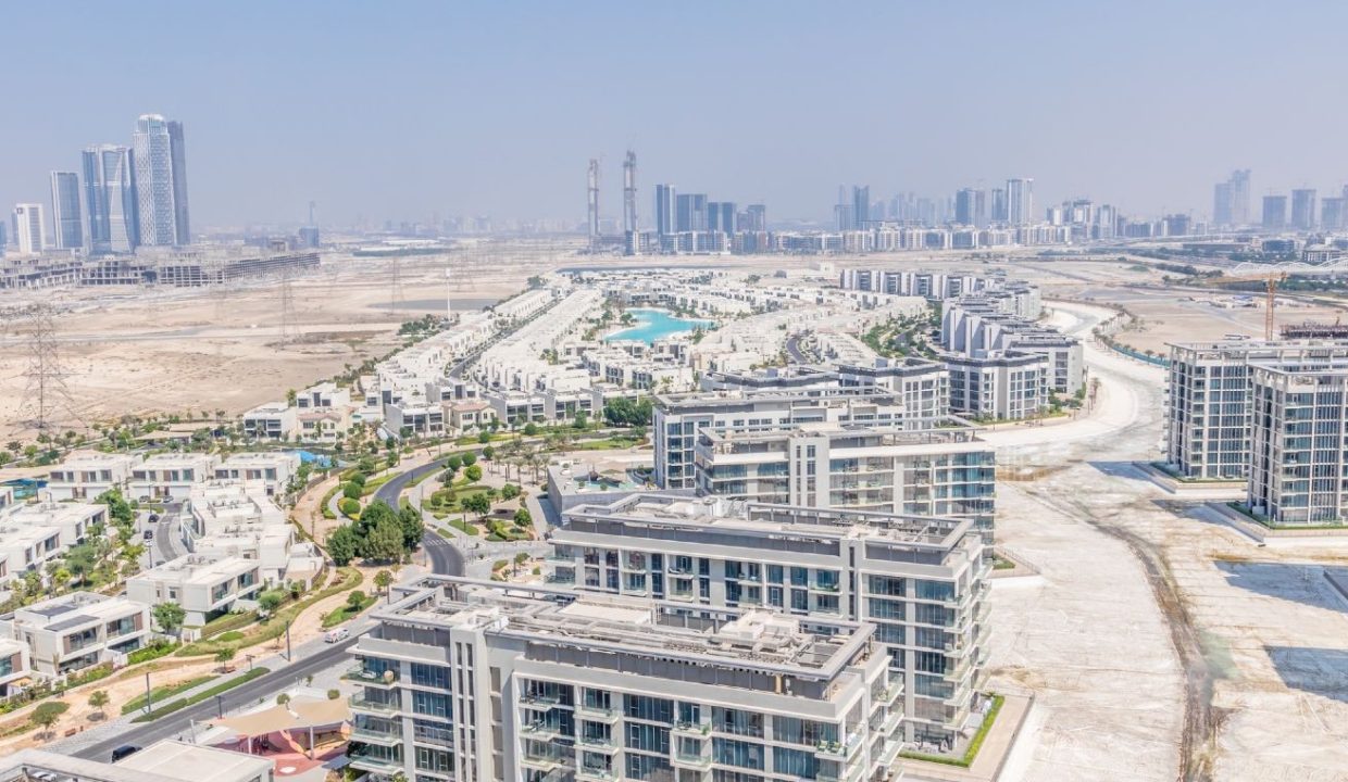 Luxury 4BR Penthouse with Stunning Lagoon Views-28