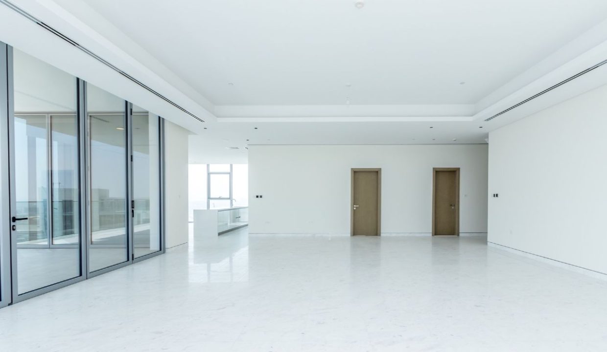 Luxury 4BR Penthouse with Stunning Lagoon Views-5