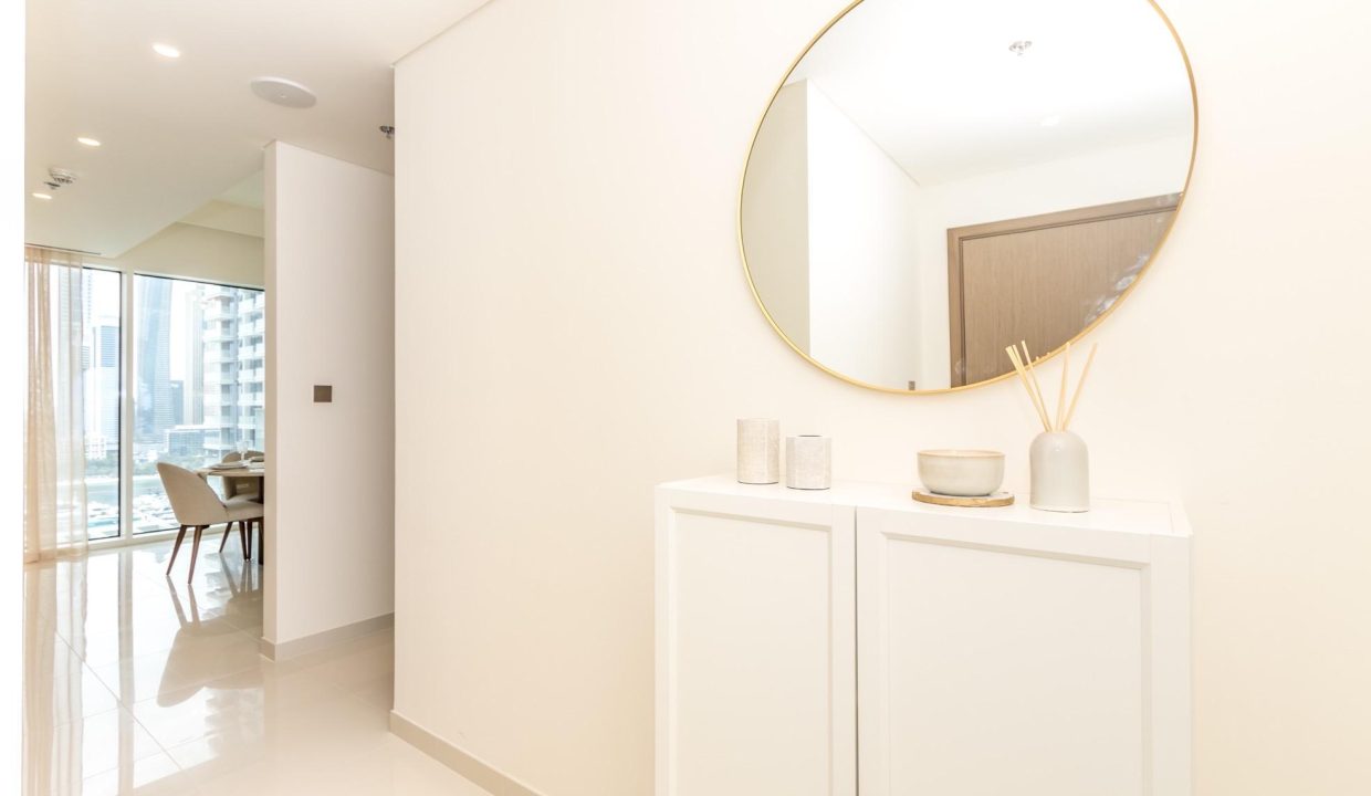 Luxury 1BR Furnished | Sea View | Grand View-12