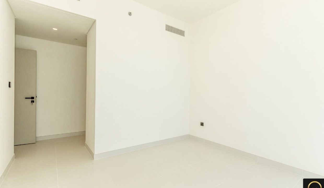 Luxurious 3BR | High Floor | Marina Skyline View-16