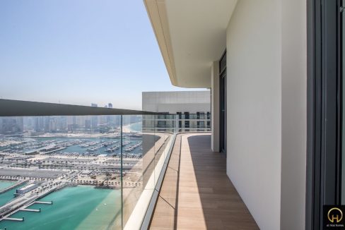 Luxurious 3BR | High Floor | Marina Skyline View-17