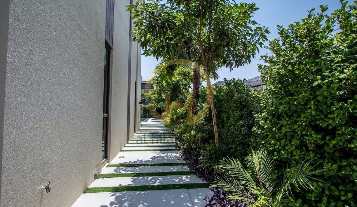 Elegant Golf Place Villa | Furnished |Private Pool-25