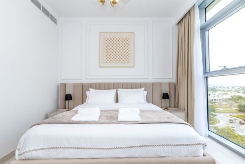 Modern 2BR+M with Top Amenities at Ellington House-6