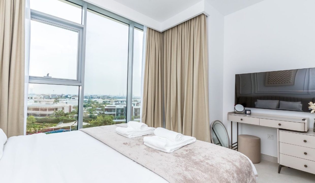 Modern 2BR+M with Top Amenities at Ellington House-7