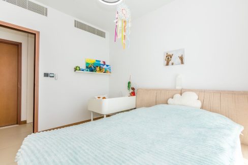 Luxurious 2-Bedroom Apartment in Vida Residence-8