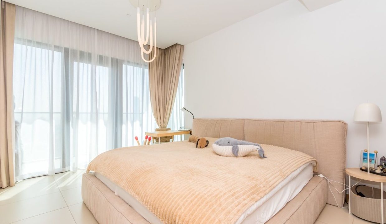 Luxurious 2-Bedroom Apartment in Vida Residence-9