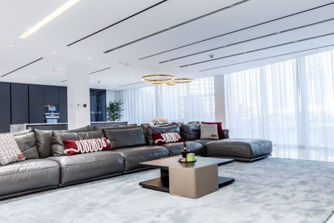 Elegant 3-Bedroom Apartment in Ellington House-11