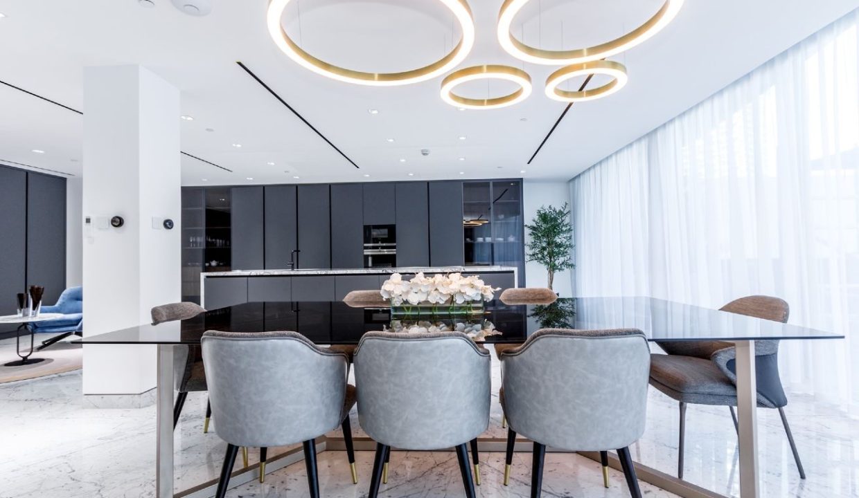 Elegant 3-Bedroom Apartment in Ellington House-12