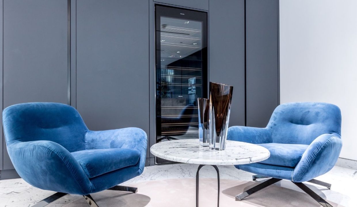 Elegant 3-Bedroom Apartment in Ellington House-14