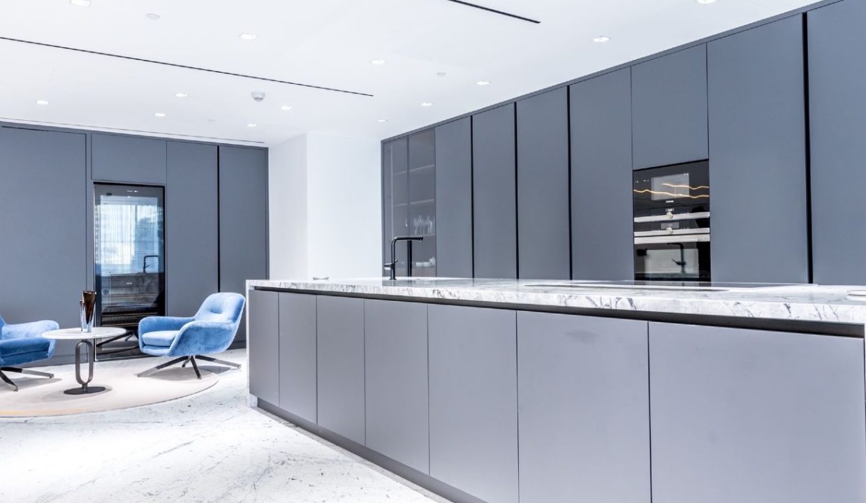 Elegant 3-Bedroom Apartment in Ellington House-16