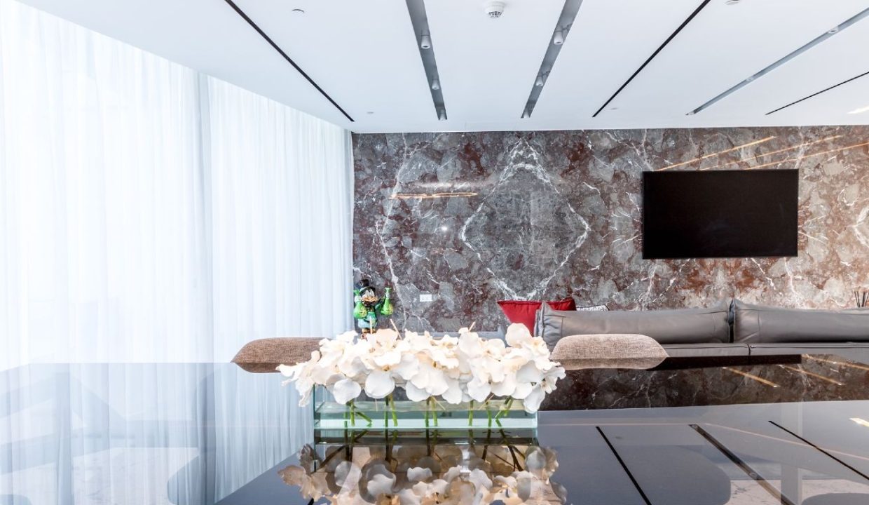 Elegant 3-Bedroom Apartment in Ellington House-18