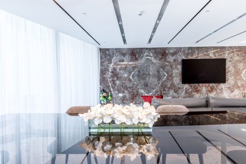 Elegant 3-Bedroom Apartment in Ellington House-18