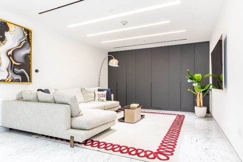 Elegant 3-Bedroom Apartment in Ellington House-21