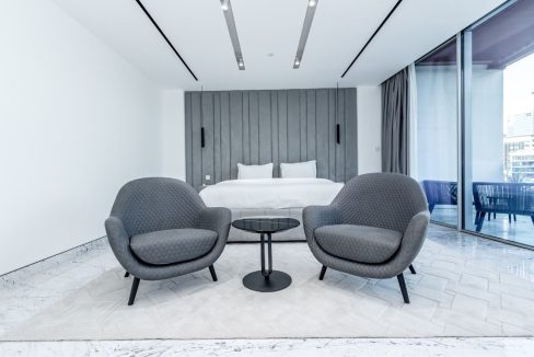 Elegant 3-Bedroom Apartment in Ellington House-26