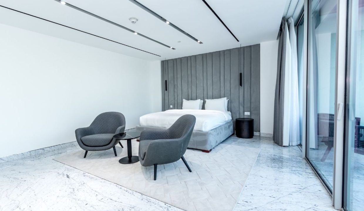 Elegant 3-Bedroom Apartment in Ellington House-27