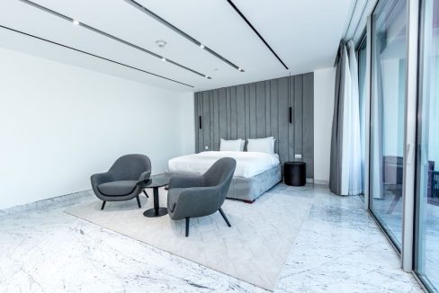 Elegant 3-Bedroom Apartment in Ellington House-27