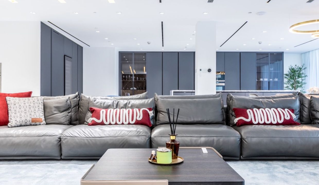 Elegant 3-Bedroom Apartment in Ellington House-10