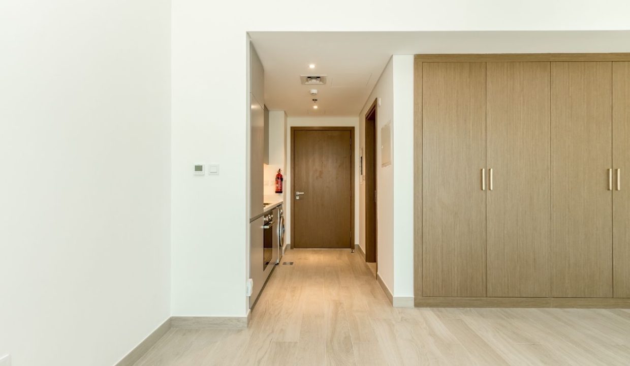 Stunning Studio in Fawad Azizi |partial Canal view-4