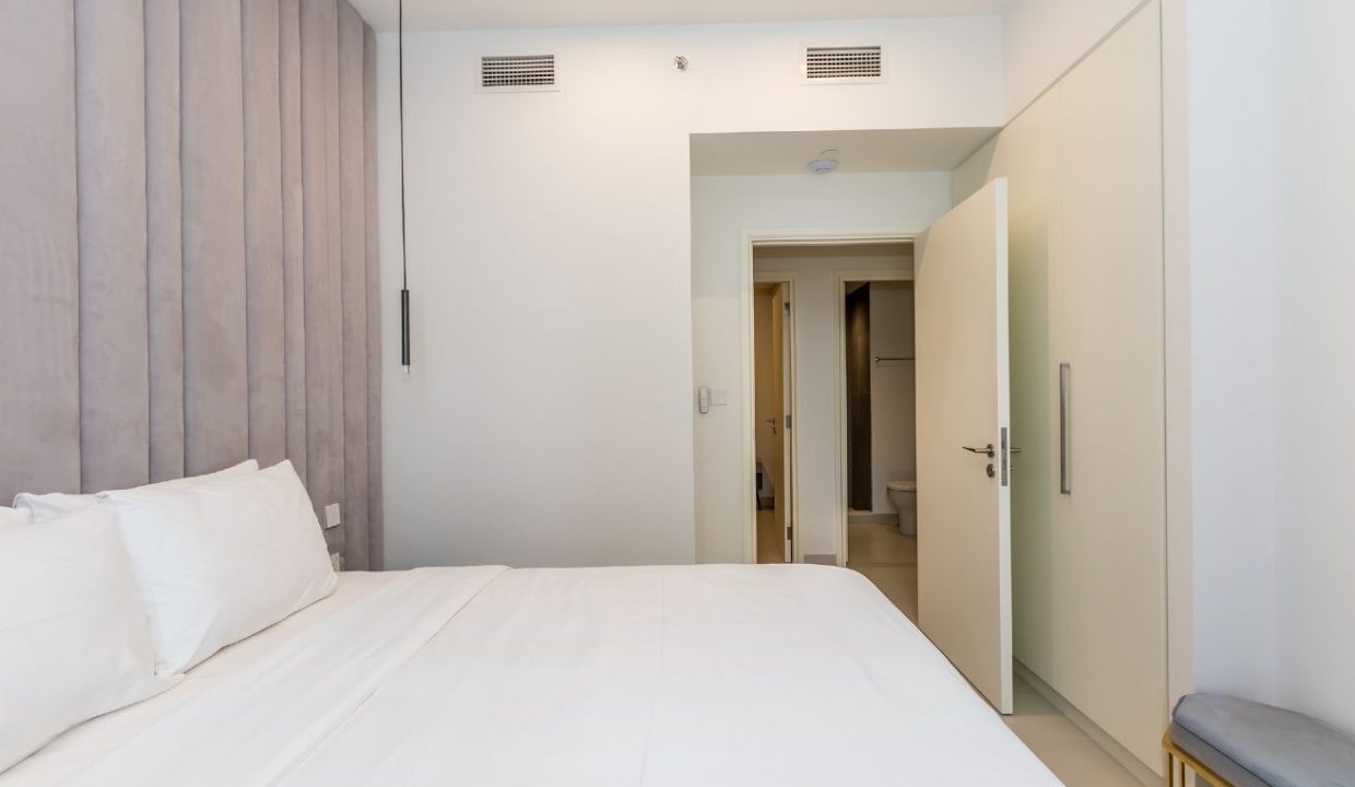 Luxury 3BR + Maid | Fully Furnished | Burj crown-12