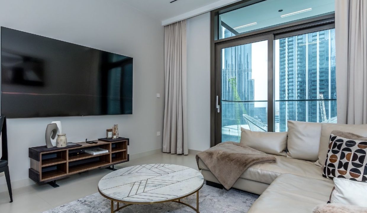 Luxury 3BR + Maid | Fully Furnished | Burj crown-1