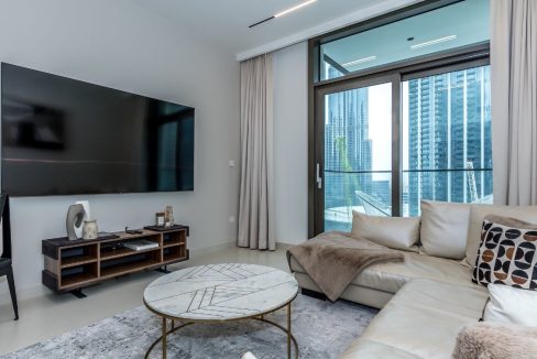 Luxury 3BR + Maid | Fully Furnished | Burj crown-1