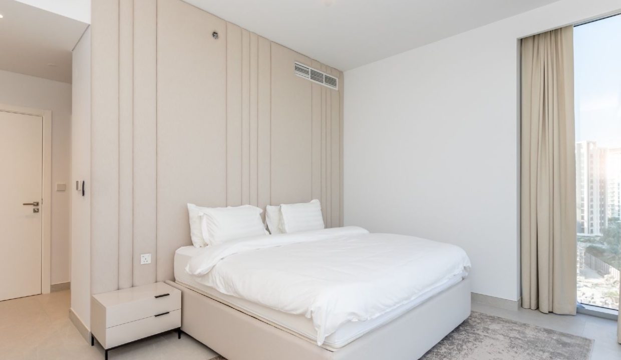 Elegant 3-Bedroom Apartment in Ellington House-17