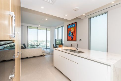 Elegant 3-Bedroom Apartment in Ellington House-7