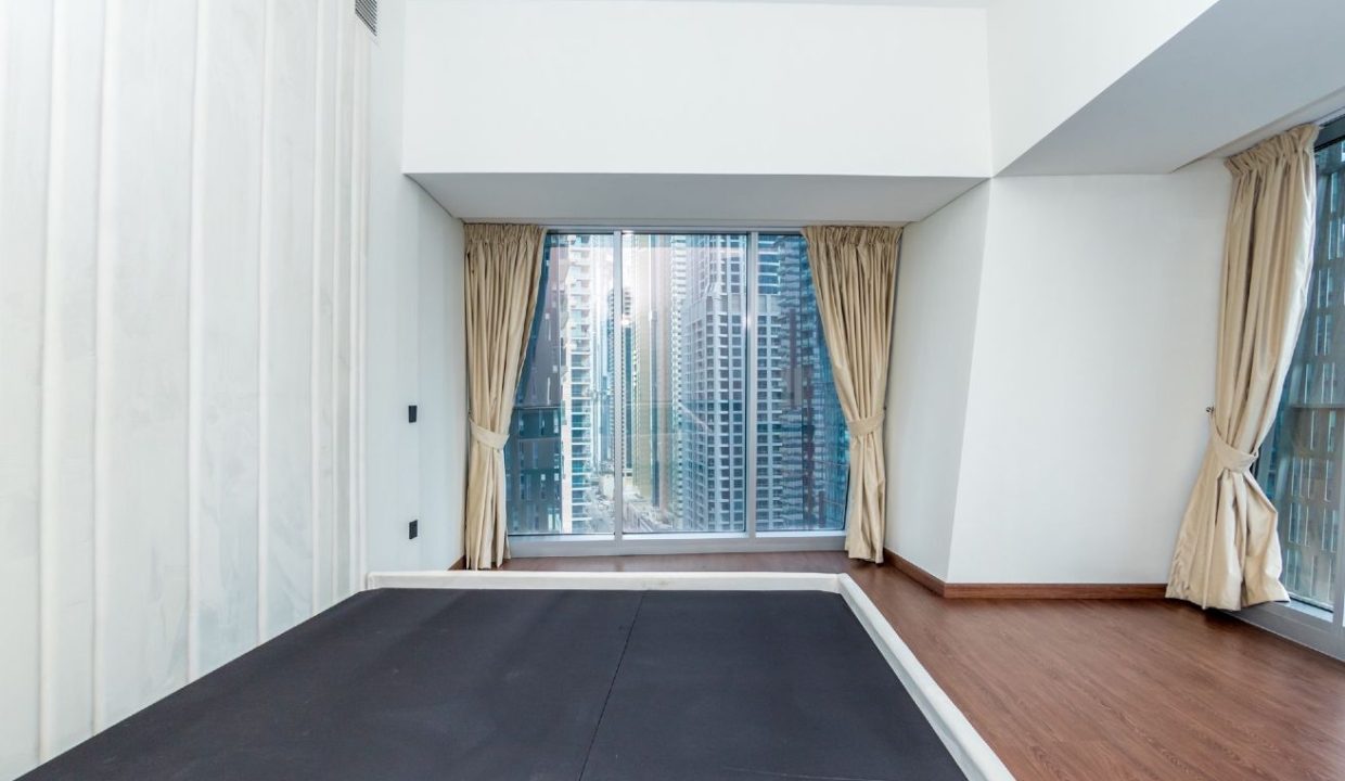 Stunning  2BR with Breathtaking Views-17