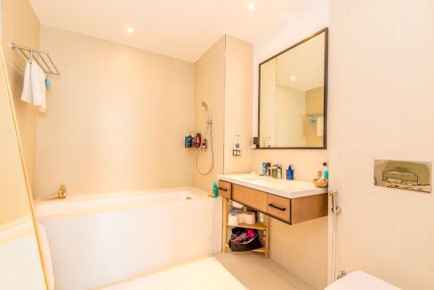 Luxurious 2-Bedroom Apartment in Vida Residence-18