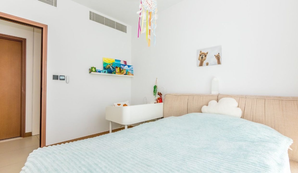 Luxurious 2-Bedroom Apartment in Vida Residence-8