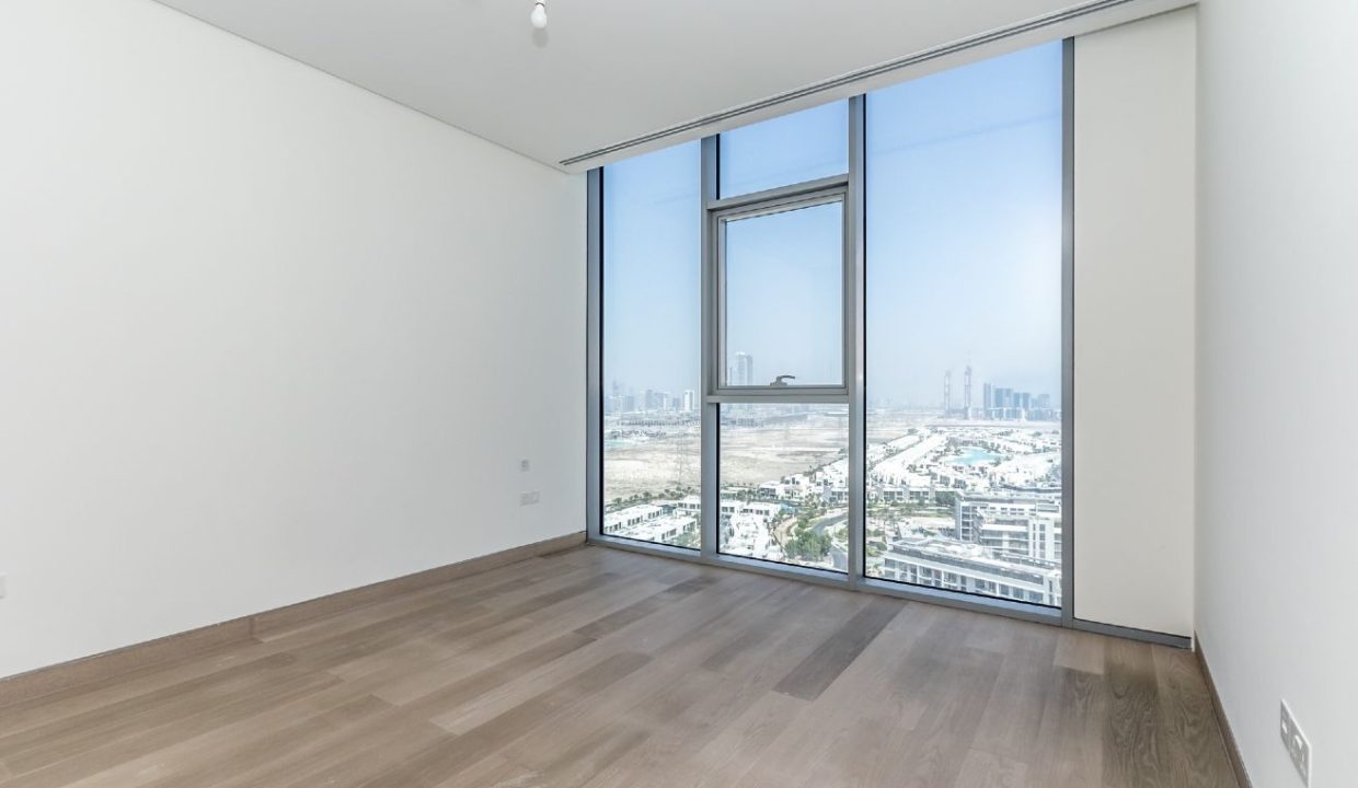 Luxury 4BR Penthouse with Stunning Lagoon Views-15