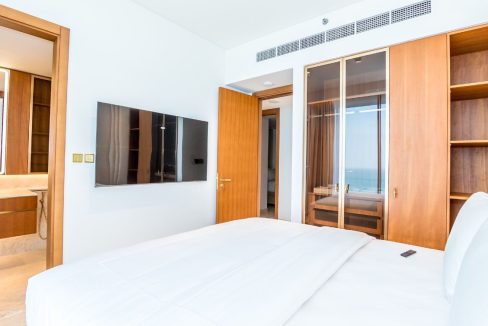 Beachfront Luxury Living | 4BR+M at Palm Jumeirah-11