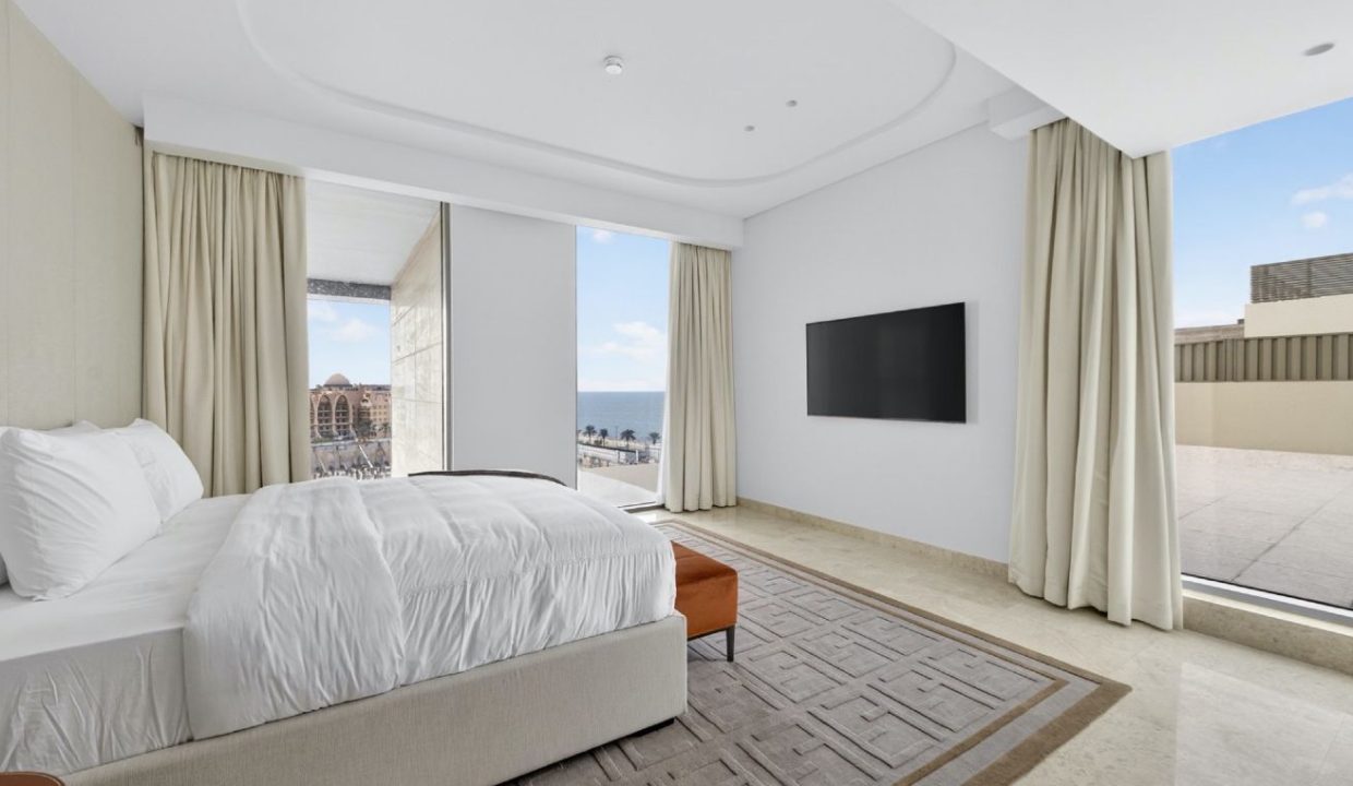 4BR + M| Designer Furnished | Palm Jumeirah-17