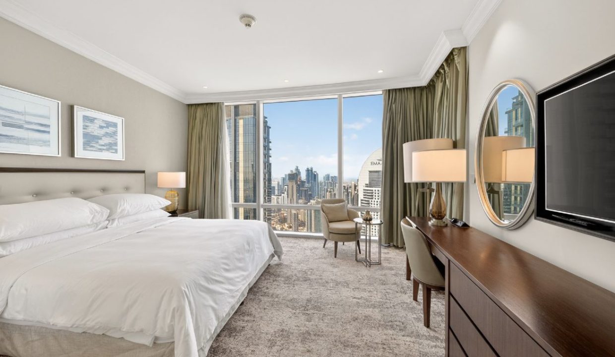 Luxurious 4BR +Maid |Burj Khalifa & Fountain Views-17