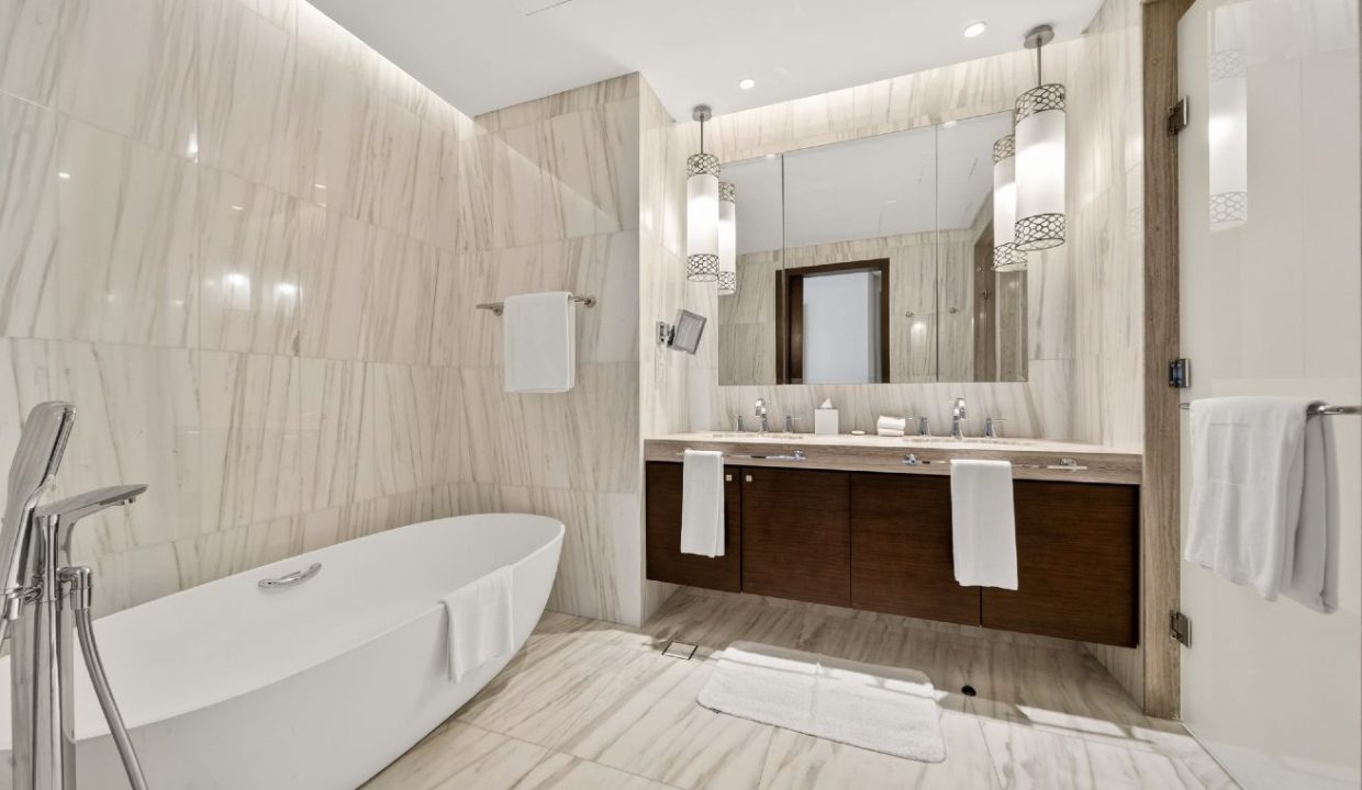 Luxurious 4BR +Maid |Burj Khalifa & Fountain Views-23