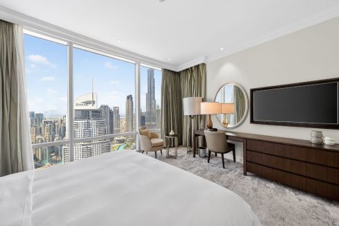 Luxurious 4BR +Maid |Burj Khalifa & Fountain Views-7