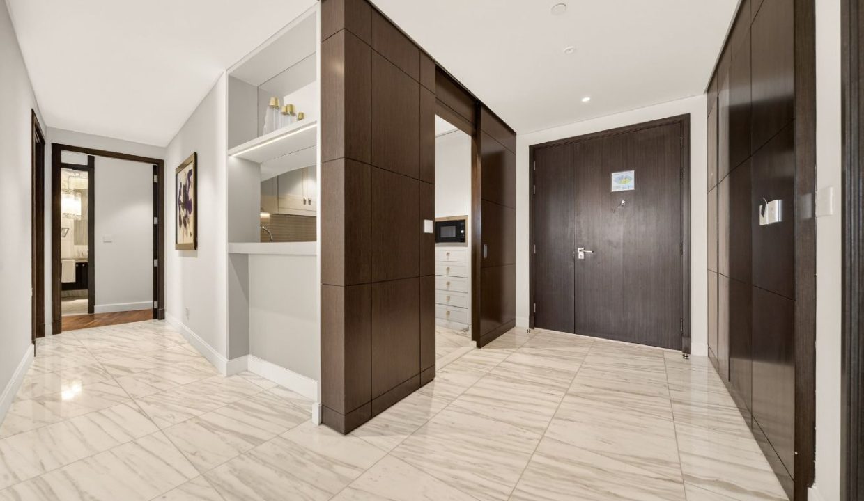 Luxurious 4BR +Maid |Burj Khalifa & Fountain Views-9