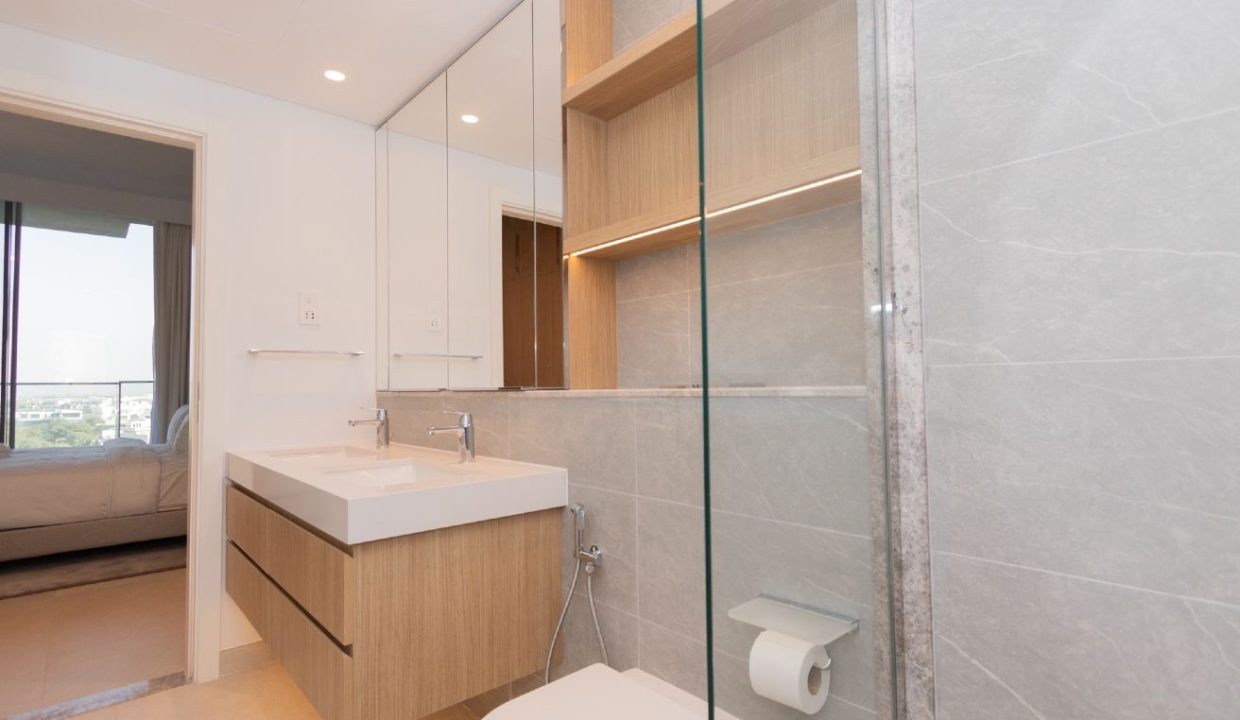 Fully Furnished 1BR in Ellington House-11